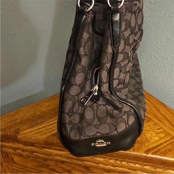 Coach Phoebe Signature C shoulder bag with leather trim and silver hardware - Picture 3 of 9